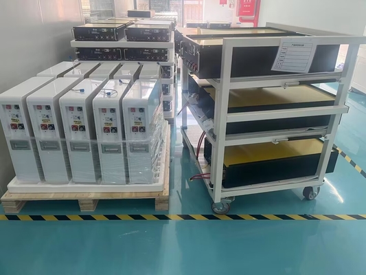 Un paquete de baterías LiFePO4 de 24 V de larga duración con un rendimiento de grado A y un paquete de baterías de 48 V para uso residencial
